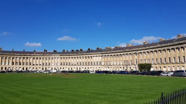 Stonehenge, Roman Bath & Salisbury Cathedral Private Tour