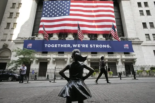 Wall Street Adventure: Finance, Food & Fun Tour