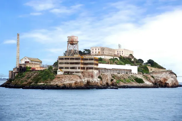 San Francisco Alcatraz App Guided Tour with Cruise and Jail House + Personalized Guide