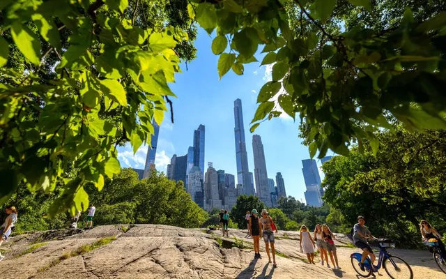Central Park Adventure: History, Nature, and Nosh