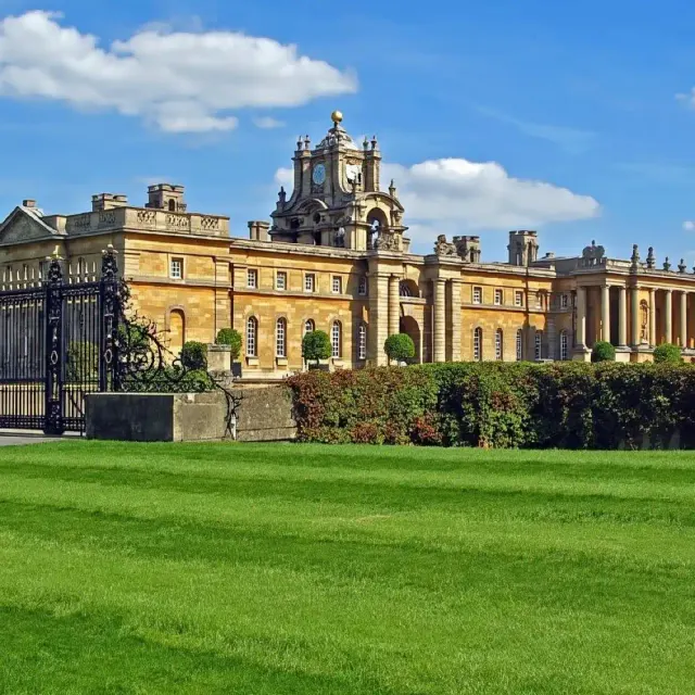 Churchill Day: Churchill War Rooms & Blenheim Palace Day Tour
