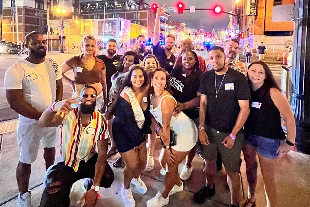 Nashville Bar Crawl with VIP Club Entrance and Bonus Shots