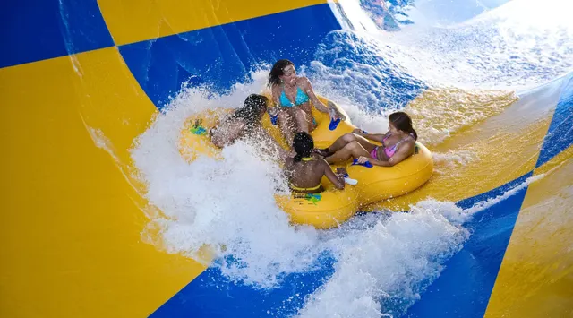 Hurricane Harbor Chicago