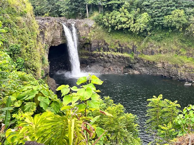Big Island Highlights: Coffee, Volcano, Black Sands & Waterfall