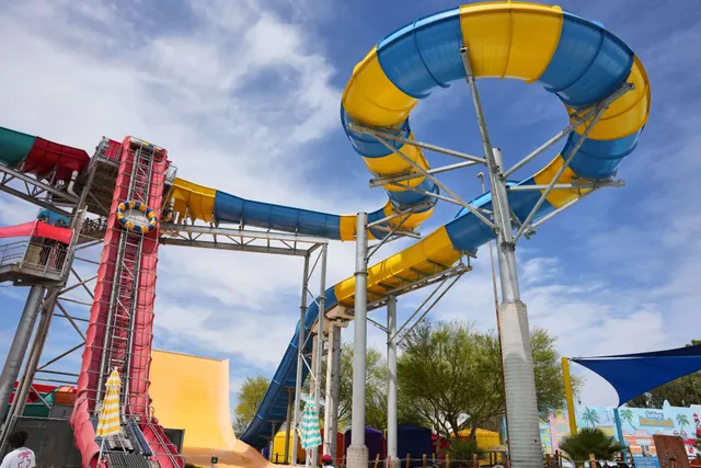 Hurricane Harbor Phoenix