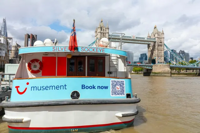 Tower of London with London Hop-On Hop-Off Tour and Thames Cruise