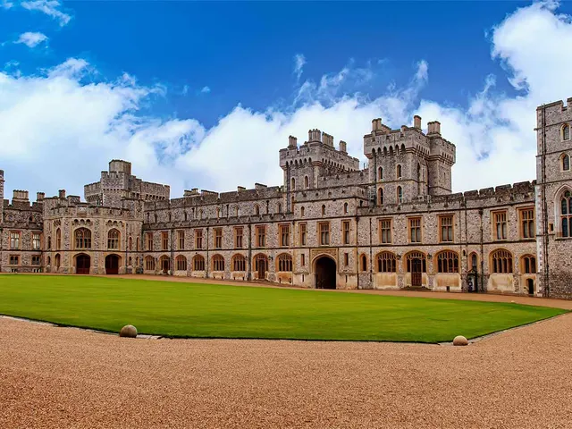 Private Driver Guided Tours Windsor Castle and Stonehenge