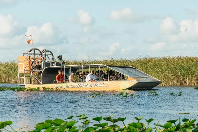 Everglades Airboat, Wildlife Show, and Roundtrip Bus From Miami