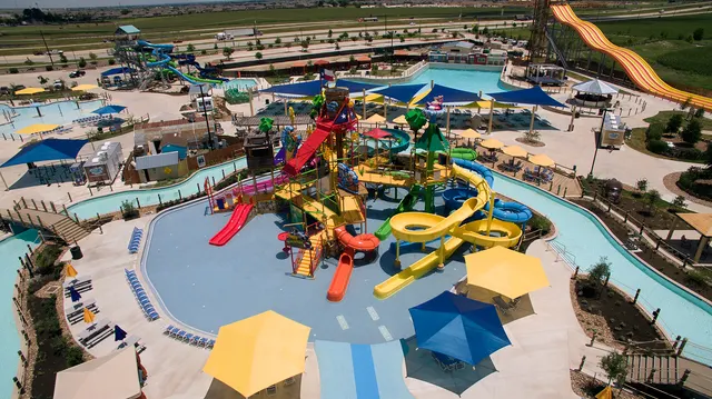 Typhoon Texas Waterpark - Austin