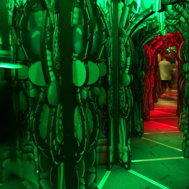 Mirror Maze