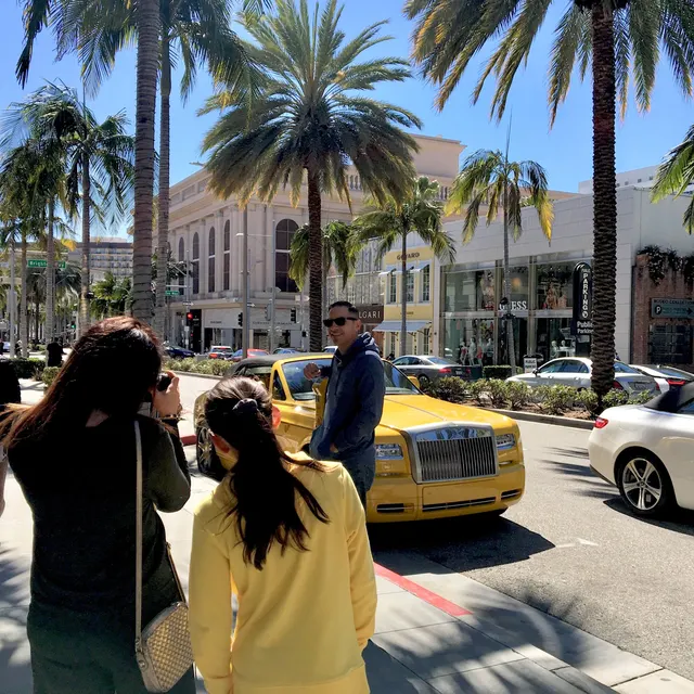 Full-Day Iconic Sights of LA, Hollywood, Beverly Hills, Beaches and More